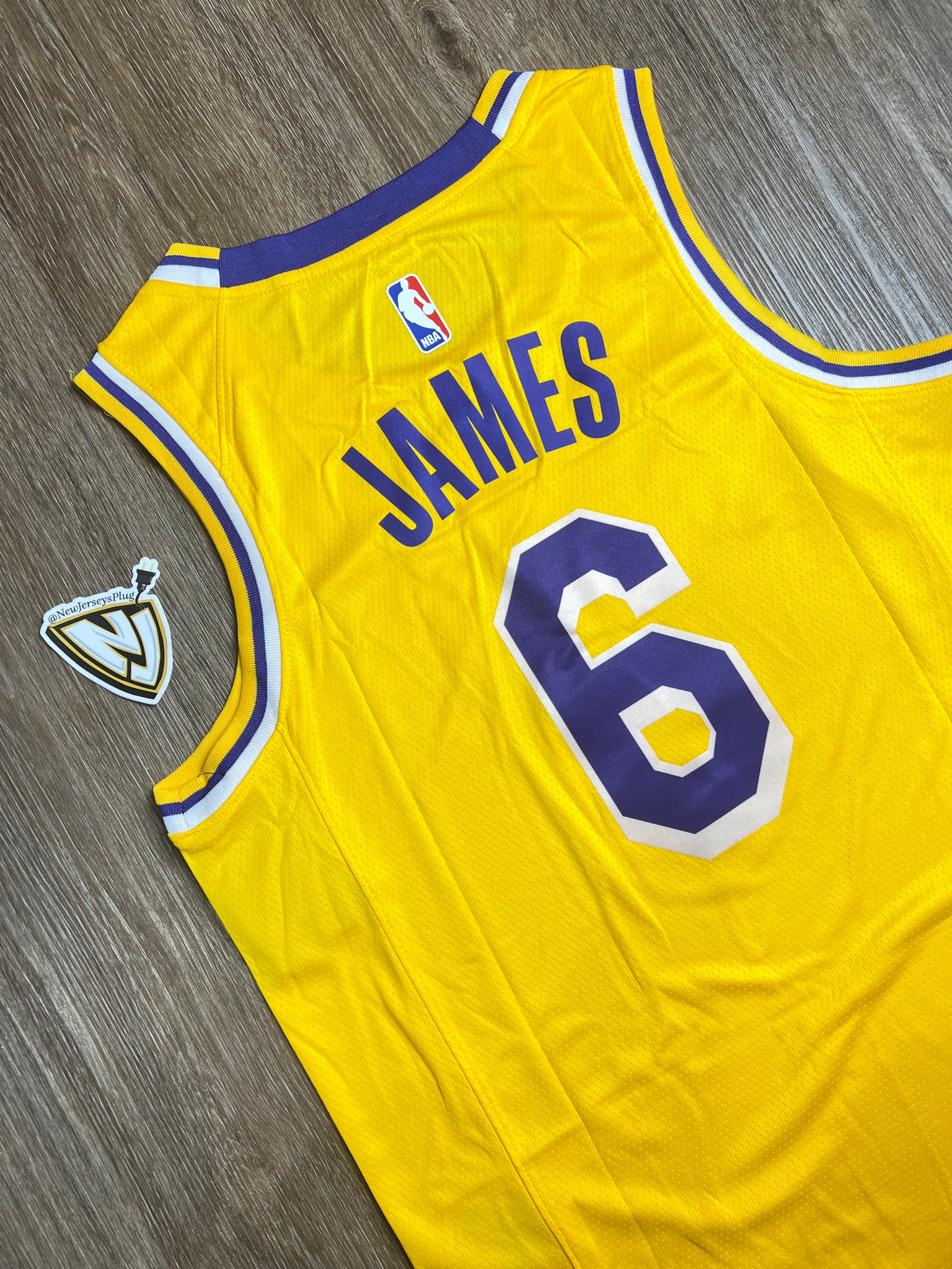 lakers jersey home
